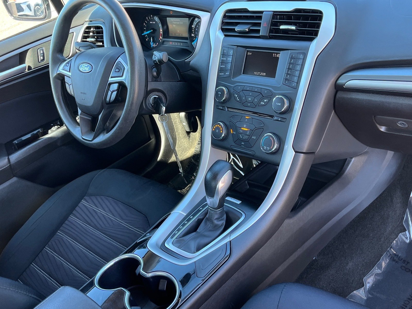 Used 2016 Ford Fusion SE FWD image 9