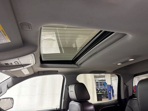 Used 2016 GMC Sierra 1500 Denali w/ Enhanced Driver Alert Package AWD/4WD image 25