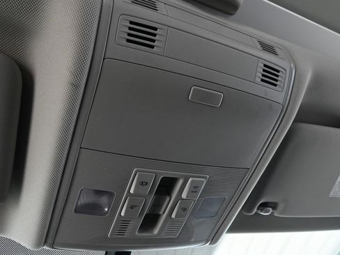Used 2019 Volkswagen Jetta SE FWD image 39