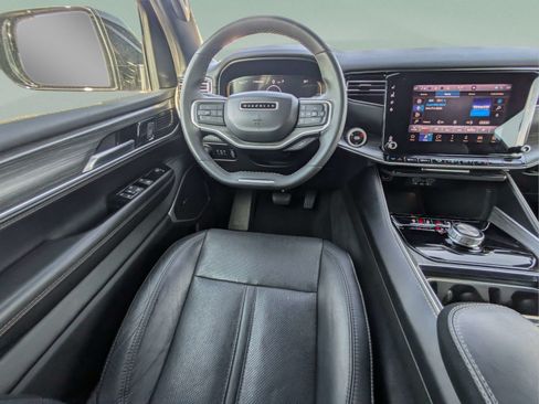 Used 2024 Jeep Wagoneer Series II w/ Flexible Seating Group RWD image 13
