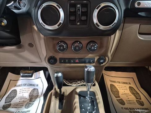 Used 2013 Jeep Wrangler Unlimited Sahara w/ Connectivity Group image 21