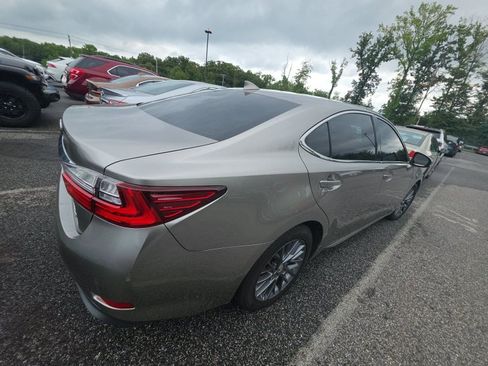 Used 2018 Lexus ES 350 w/ Navigation System Package FWD image 4