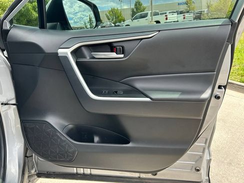 Used 2025 Toyota RAV4 XLE Premium FWD image 30