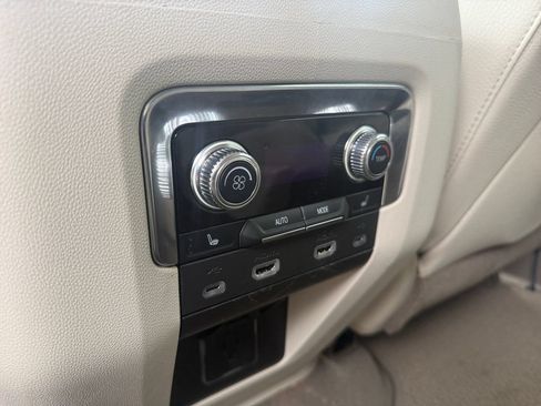 Used 2021 GMC Yukon XL Denali AWD/4WD image 34