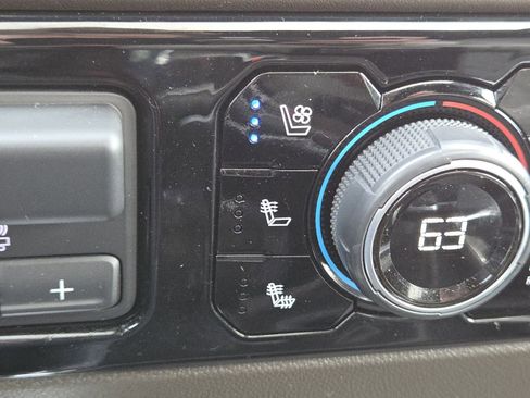 Used 2024 Chevrolet Silverado 1500 LTZ w/ Technology Package image 9