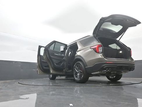 New 2026 Ford Explorer ST w/ Sun And Sound Package image 44