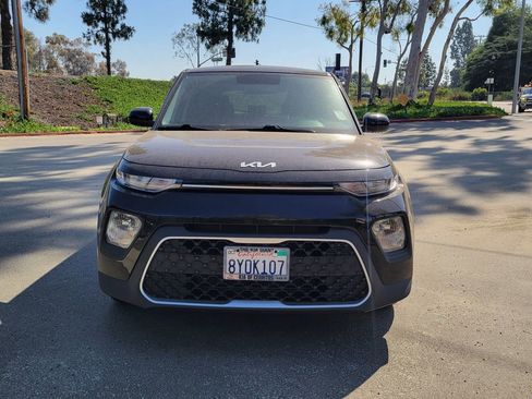 Certified 2022 Kia Soul LX FWD image 4
