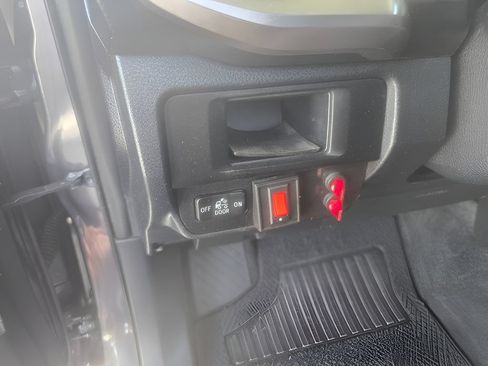 Used 2016 Toyota Tacoma SR5 RWD image 55