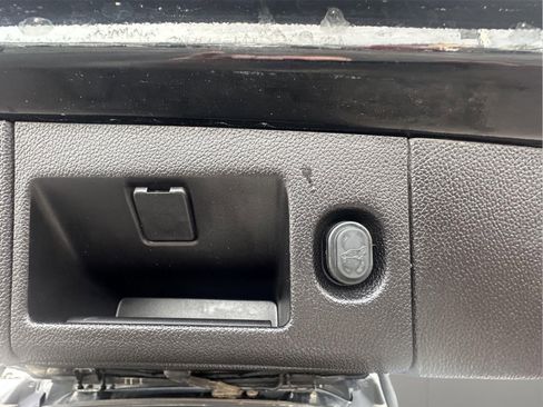 Used 2019 GMC Yukon SLE w/ SLE Value Package image 37