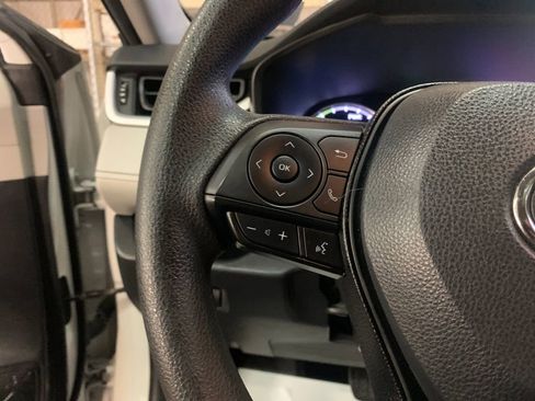 Used 2019 Toyota RAV4 XLE AWD/4WD image 29