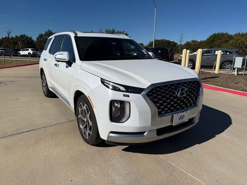 Used 2021 Hyundai Palisade Calligraphy image 3