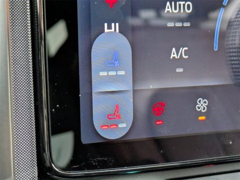 Used 2022 Ford Expedition Limited image 25