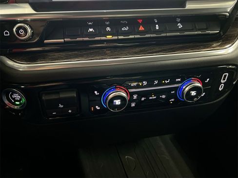 Certified 2025 GMC Sierra 1500 Elevation image 16