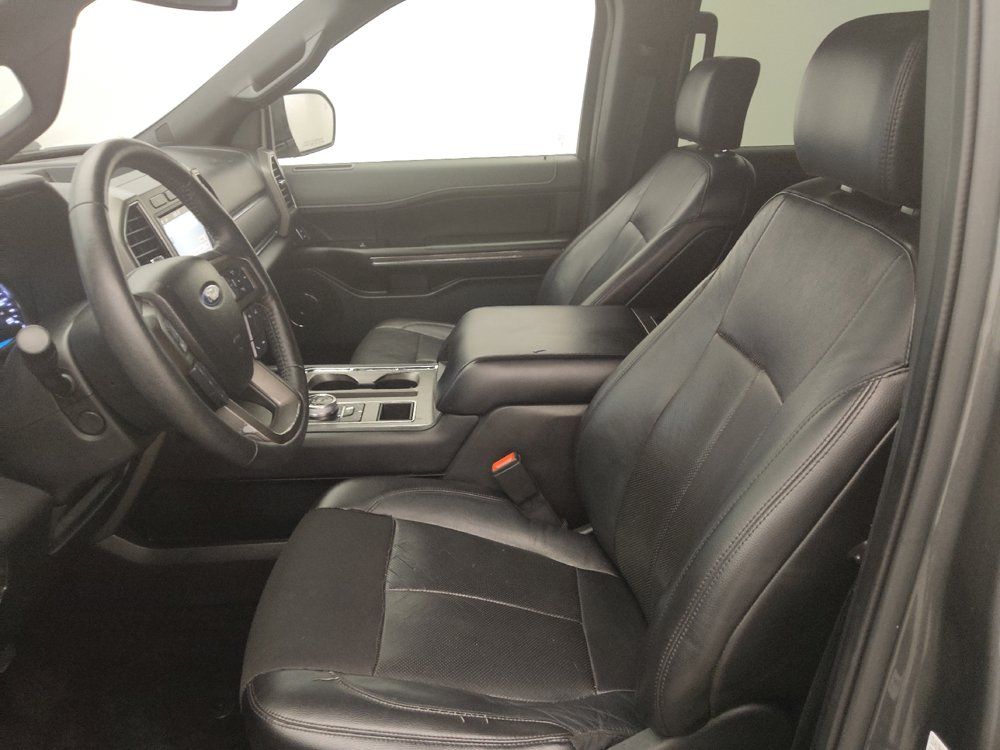 Used 2018 Ford Expedition XLT w/ Equipment Group 202A RWD image 17
