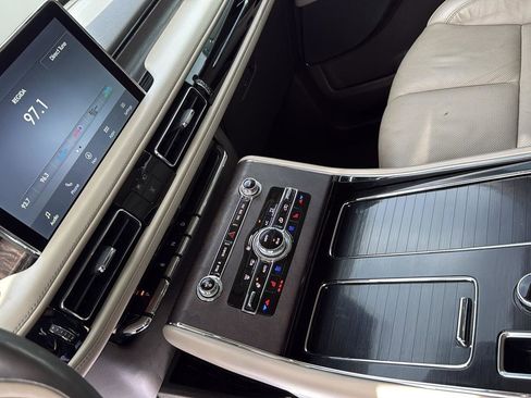 Used 2023 Lincoln Aviator Reserve w/ Equipment Group 201A image 21