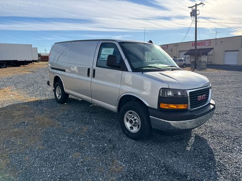 New 2025 GMC Savana 2500 w/ Driver Convenience Package image 9