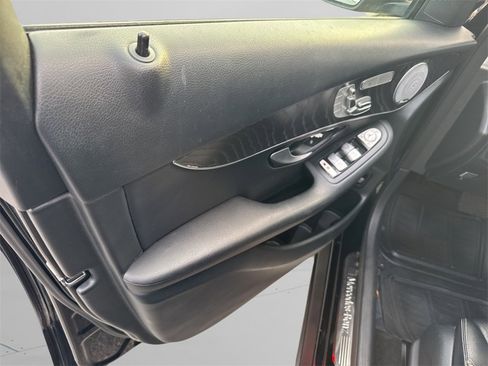 Used 2016 Mercedes-Benz GLC 300 image 33