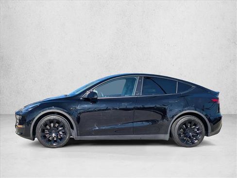 Used 2021 Tesla Model Y Long Range image 9