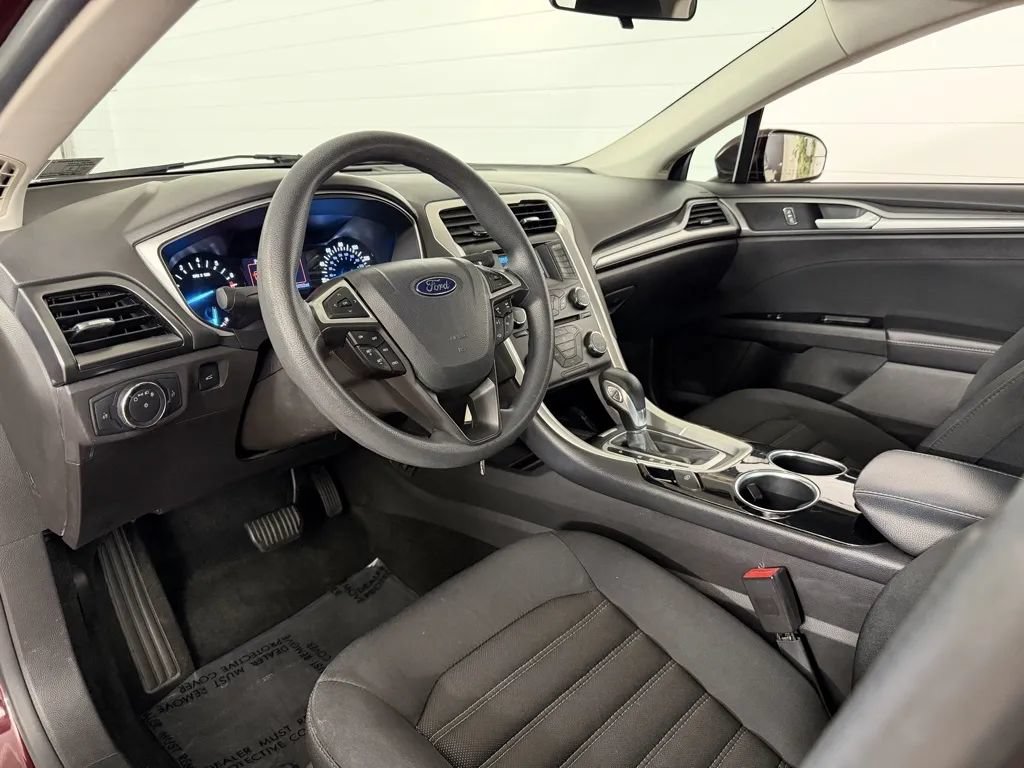 Used 2013 Ford Fusion SE FWD image 10