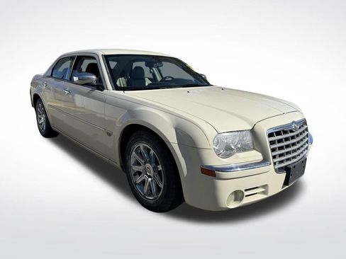 Used 2006 Chrysler 300 C w/ Sound Group II image 8
