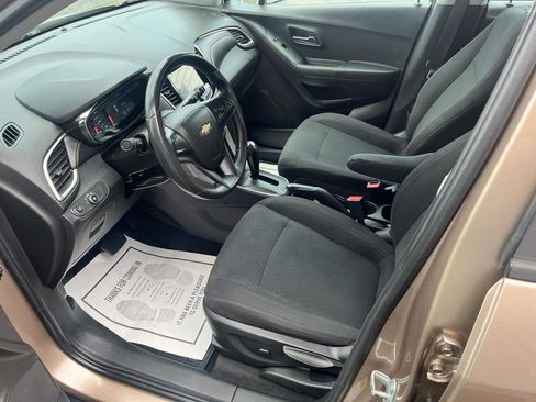Used 2018 Chevrolet Trax LS w/ LPO, Protection Package FWD image 20