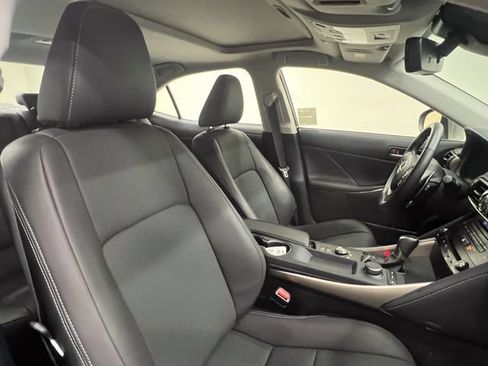 Used 2018 Lexus IS 300 RWD image 11