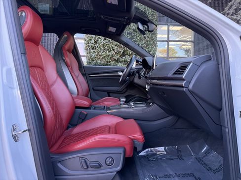 Used 2020 Audi SQ5 Premium Plus w/ Premium Plus Package image 33