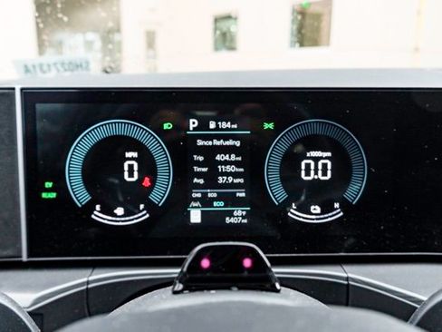 Used 2025 Hyundai Santa Fe SEL image 14