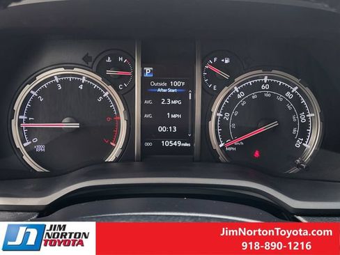 Used 2024 Toyota 4Runner TRD Off-Road Premium w/ Moonroof Package AWD/4WD image 17