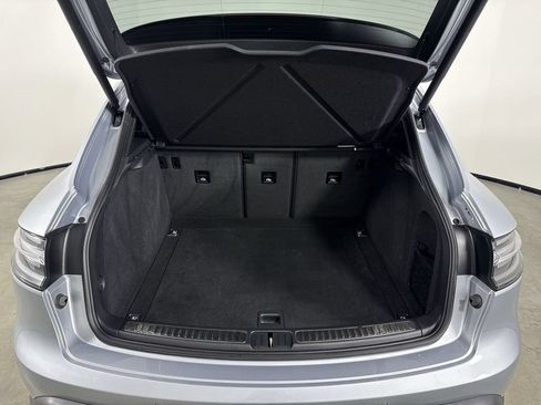 Certified 2026 Porsche Macan AWD/4WD image 21