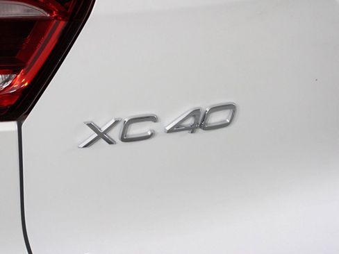 New 2026 Volvo XC40 B5 Ultra w/ Climate Package AWD/4WD image 16