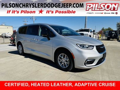 Used 2024 Chrysler Pacifica Touring-L