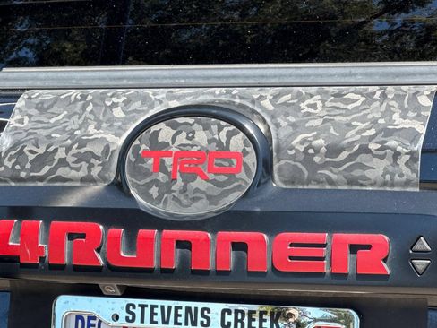 Used 2021 Toyota 4Runner TRD Off-Road Premium w/ Moonroof Package AWD/4WD image 26