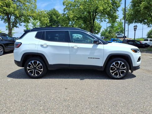 Used 2022 Jeep Compass Limited AWD/4WD image 6