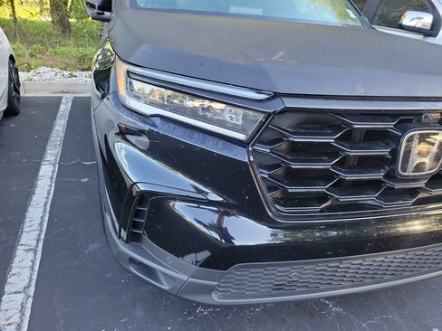 Used 2025 Honda Pilot Black Edition image 8