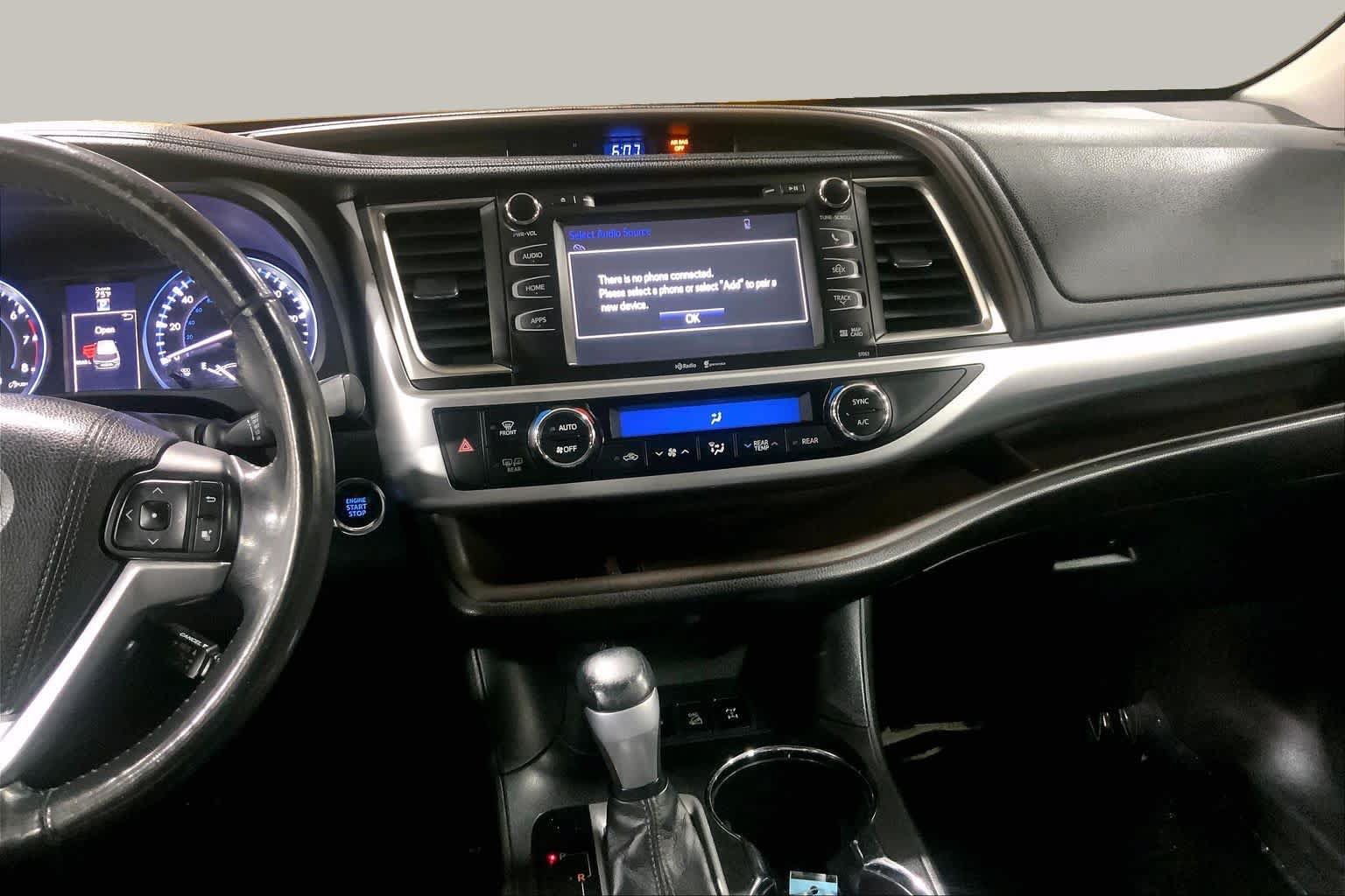 Used 2015 Toyota Highlander XLE AWD/4WD image 7