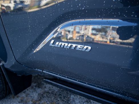 Used 2024 Toyota Tacoma Limited image 14