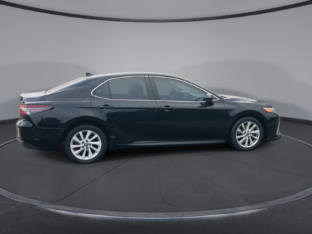 Used 2022 Toyota Camry LE FWD image 9