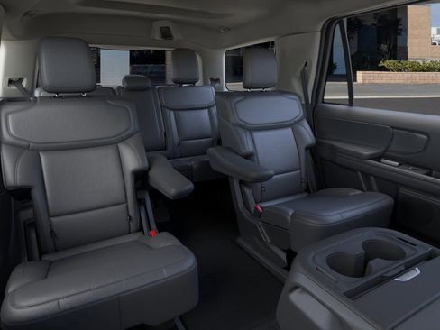 New 2026 Ford Expedition Active image 11