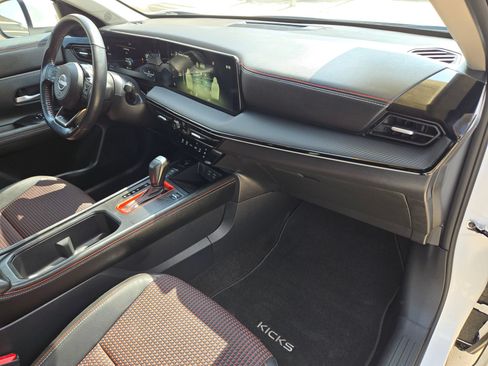 Certified 2025 Nissan Kicks SR FWD image 28
