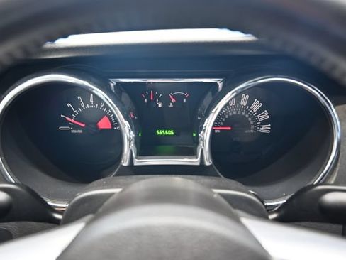 Used 2005 Ford Mustang GT Premium RWD image 24