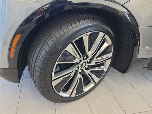 New 2026 Cadillac Lyriq Signature Luxury w/ LPO, Floor Liner Package image 32