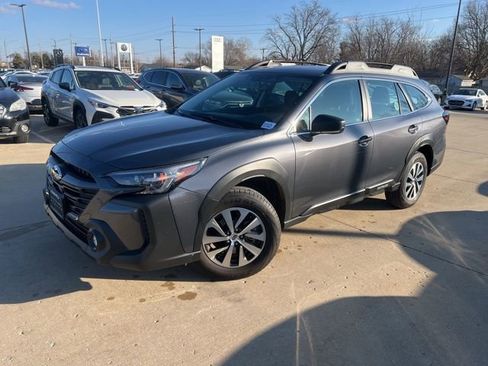 Used 2025 Subaru Outback image 3