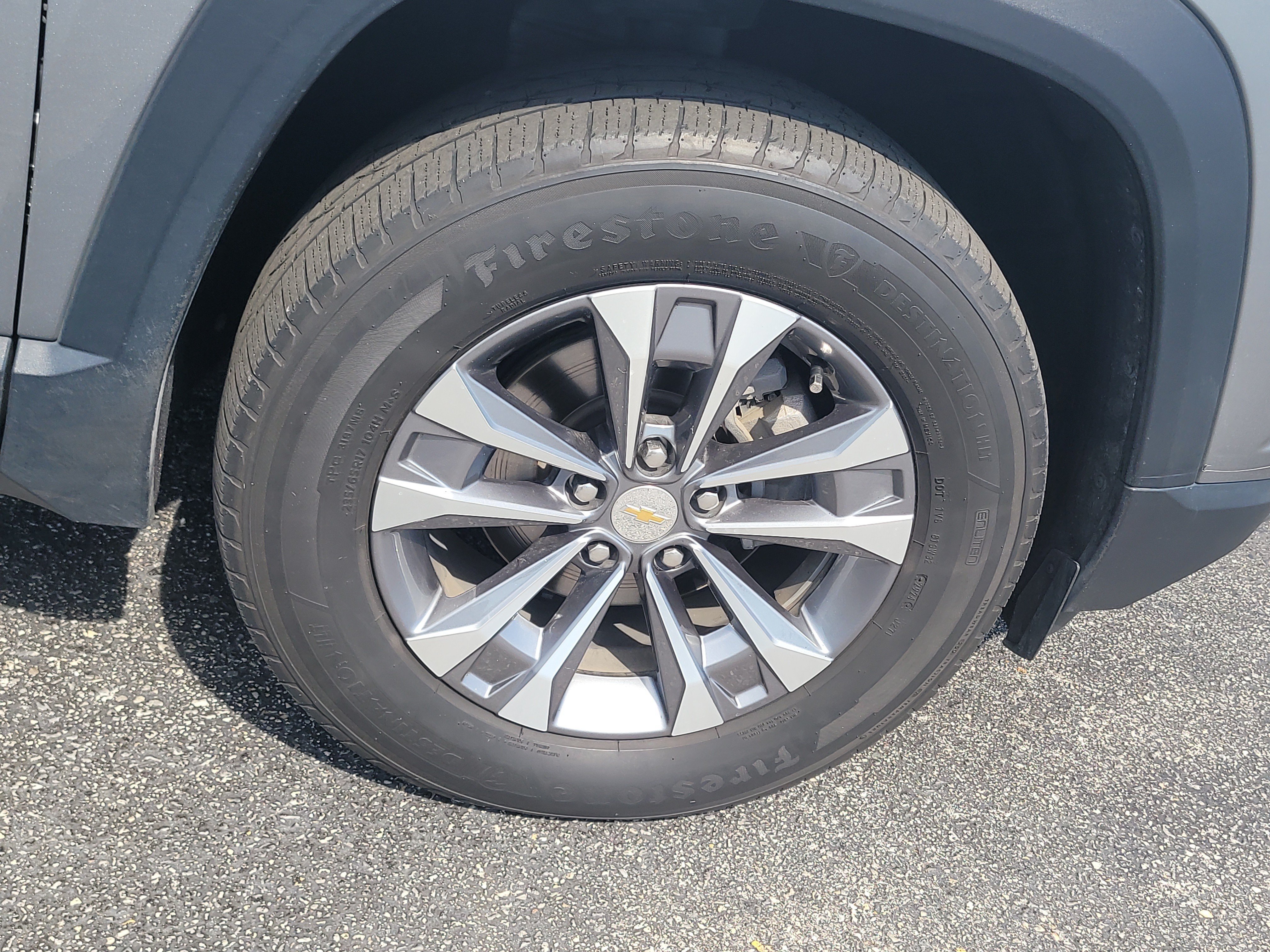 Used 2025 Chevrolet Equinox LT w/ Safety and Technology Package FWD image 9