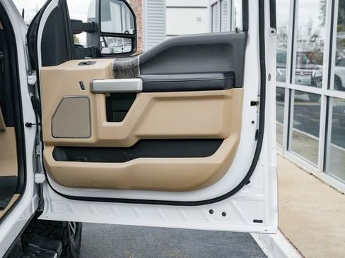 Used 2017 Ford F250 Lariat w/ Lariat Ultimate Package image 33