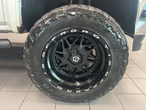 Used 2018 GMC Sierra 1500 SLT w/ SLT Preferred Package image 8