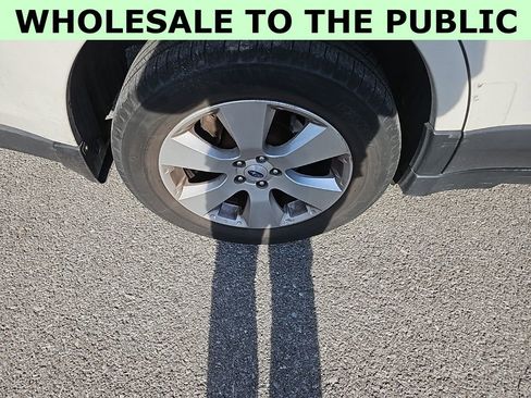 Used 2011 Subaru Outback 2.5i Limited image 11