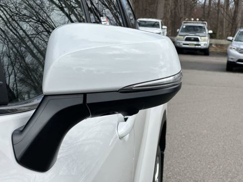 New 2026 Toyota Highlander Limited image 11