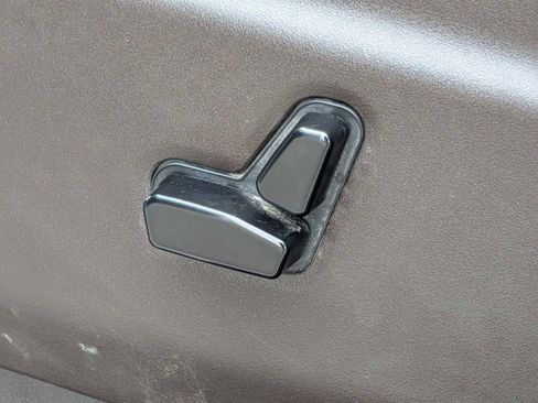 Used 2018 Jeep Grand Cherokee Overland image 16