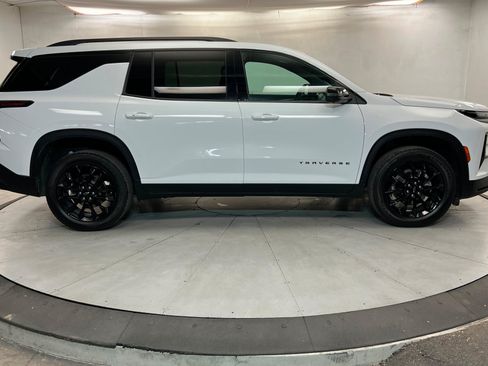 Used 2025 Chevrolet Traverse LT w/ Midnight/Sport Edition AWD/4WD image 7